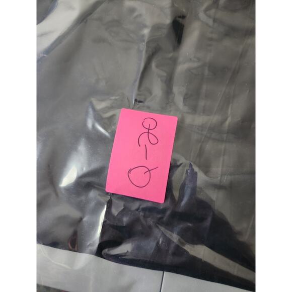 Universal Standard Dress Pants Medium Black Pull On Crop Leg Stretch NWT - Picture 7 of 7